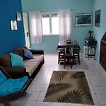 Apartamento em maranduba com ar condicionado