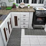 Apartamento em maranduba com ar condicionado