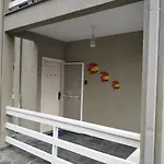 Apartamento em maranduba com ar condicionado