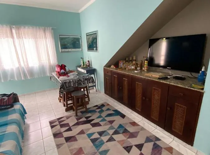 Apartamento em maranduba com ar condicionado